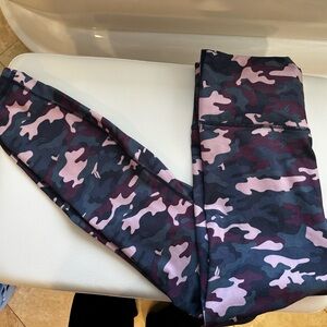 Fabletics Powerhold Pink, Maroon, Black and Blue Camo Leggings Medium GUC